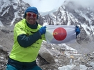 Marathon man on the roof of the world! David Redor sends a big thanks to the FPP（Immun' Âge） team.